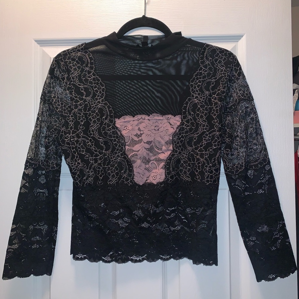 Guess lace top - size medium